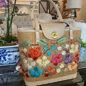 🌟Host Pick 🌟RARE Vintage 1960’s Floral Basket Weave Purse
